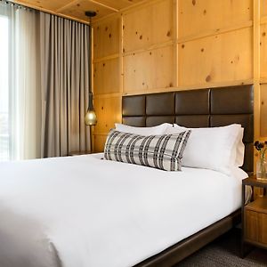 Essential King Room